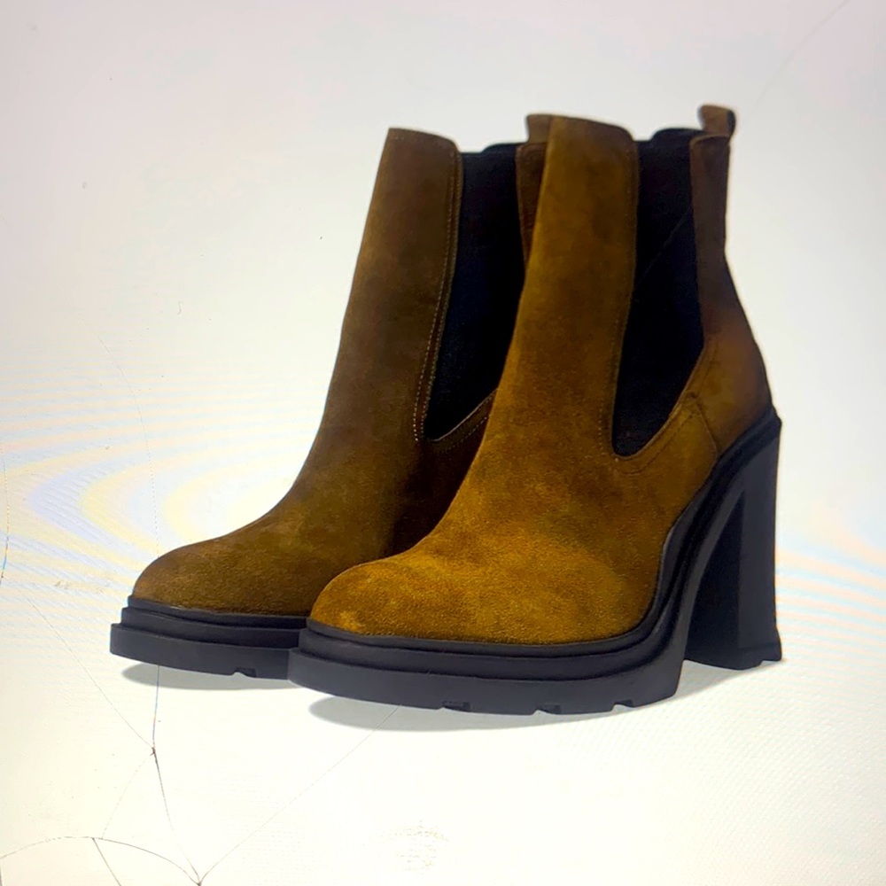Marc Fisher Ramiro Heeled Chelsea Bootie Olive green NEW 7.5